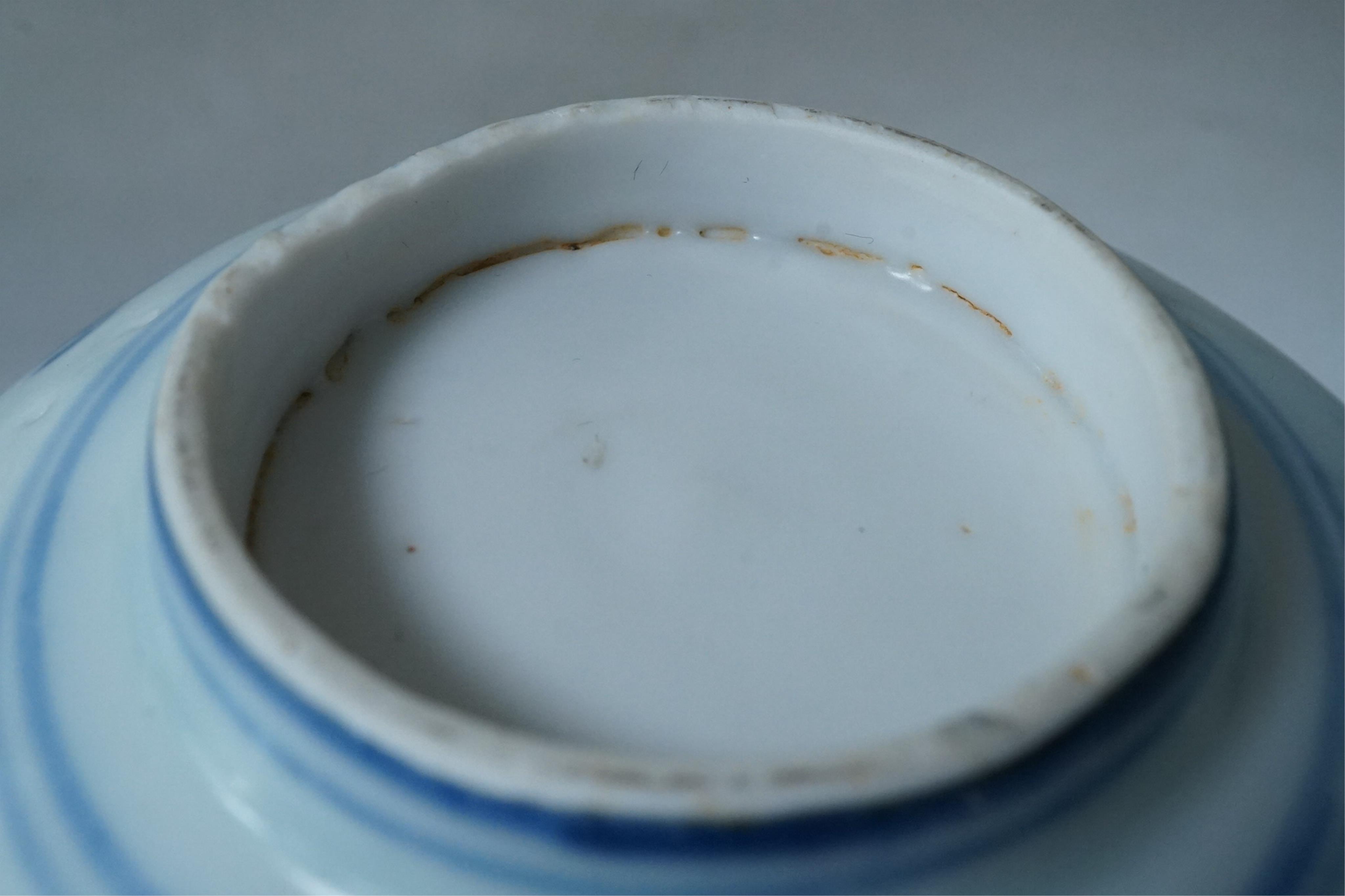 A pair of Chinese blue and white bowls, Ming Dynasty